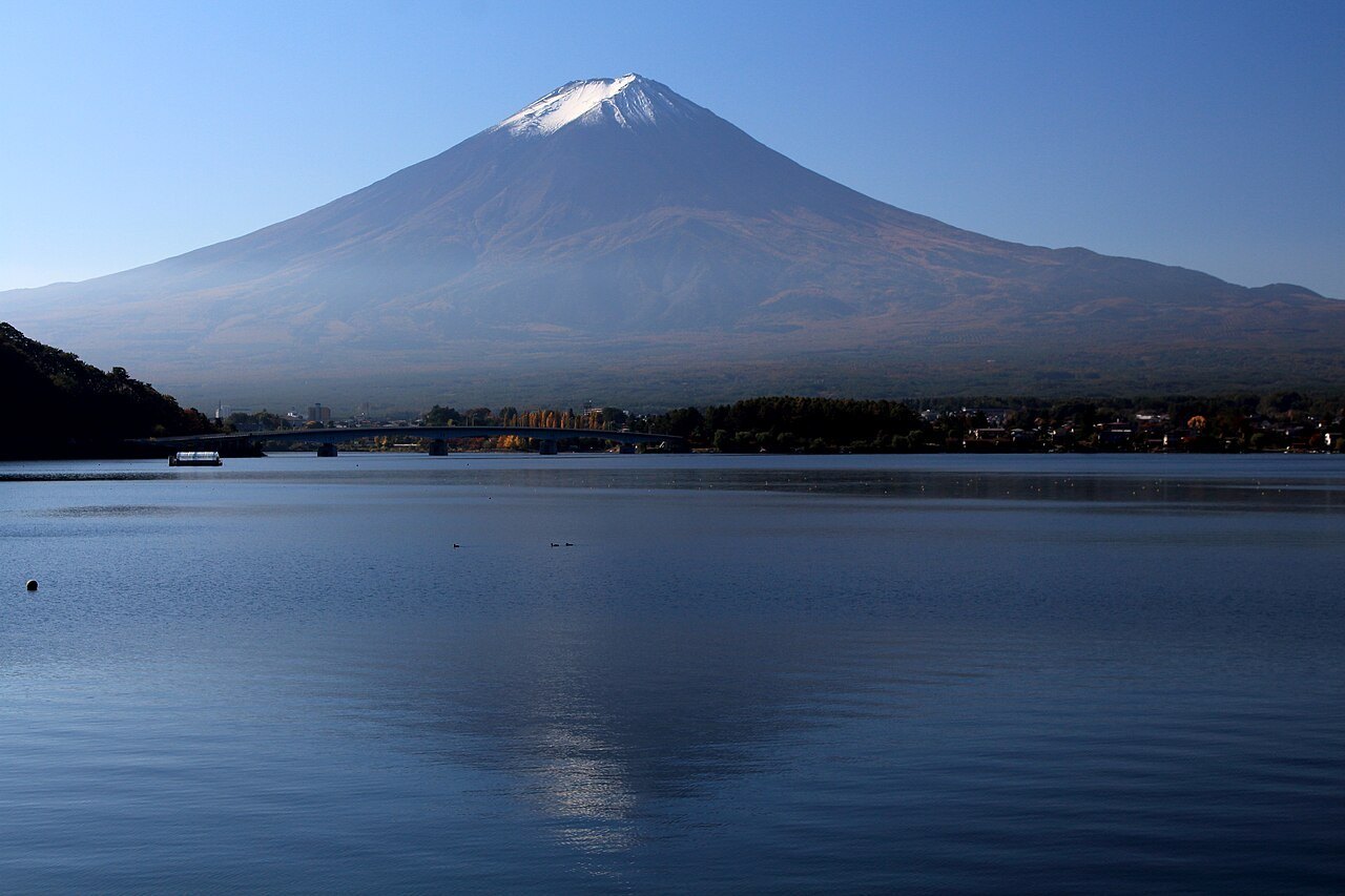 河口湖と富士山