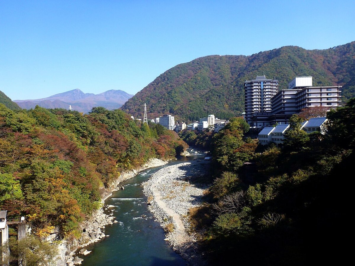 鬼怒川温泉の渓谷と紅葉
